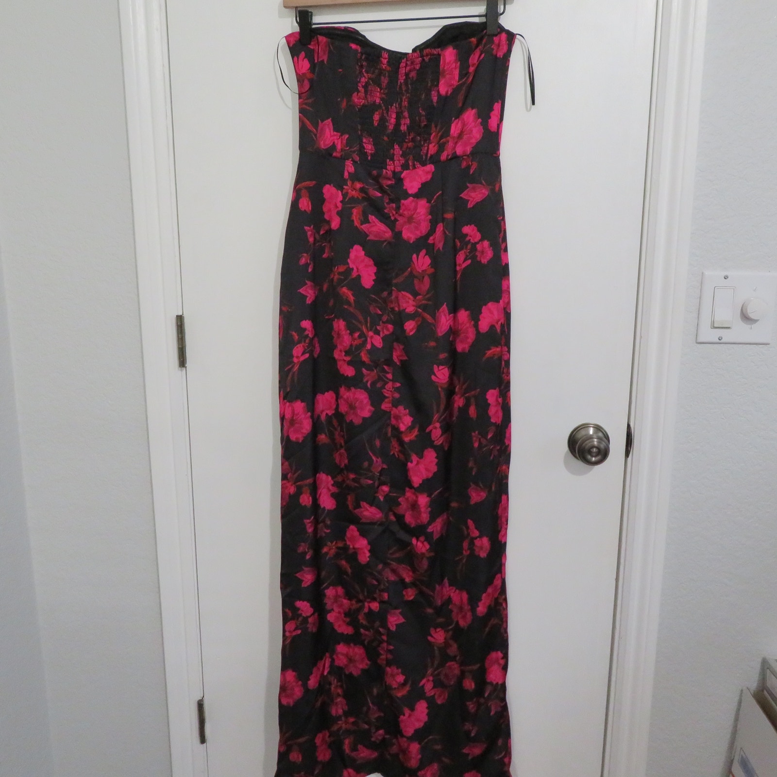 Vici Pink Black Floral Dress Women Sz M Invite Only Floral Satin Maxi Tulip Hem — image 2 of 7